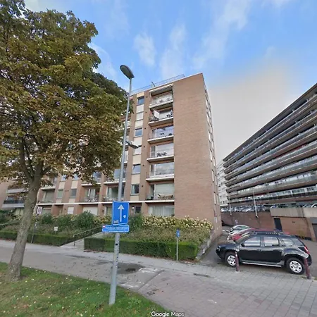 Spacious 6 Person Near Center Apartment